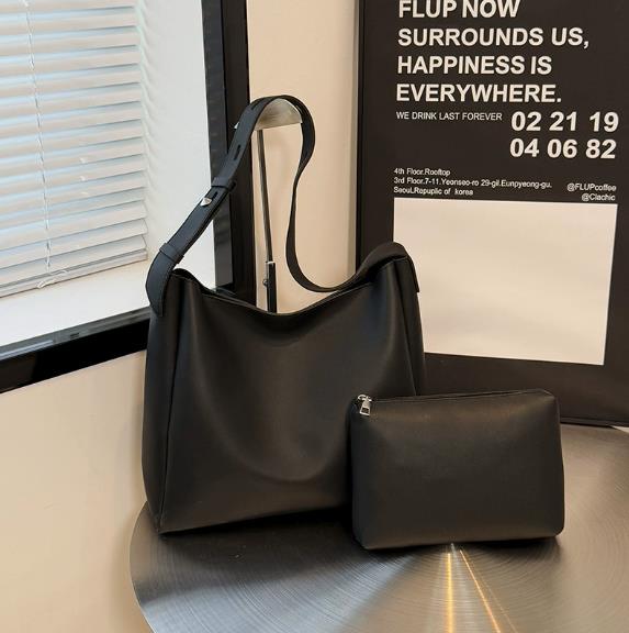 Women Bags 2026 Trends - Borsa Tote in Pelle alla Moda