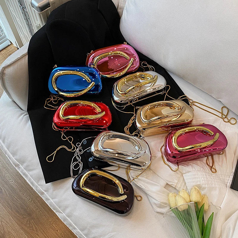 Pochette con scatola di chiusu - Women Bags 2026 Trends recensione e prezzo